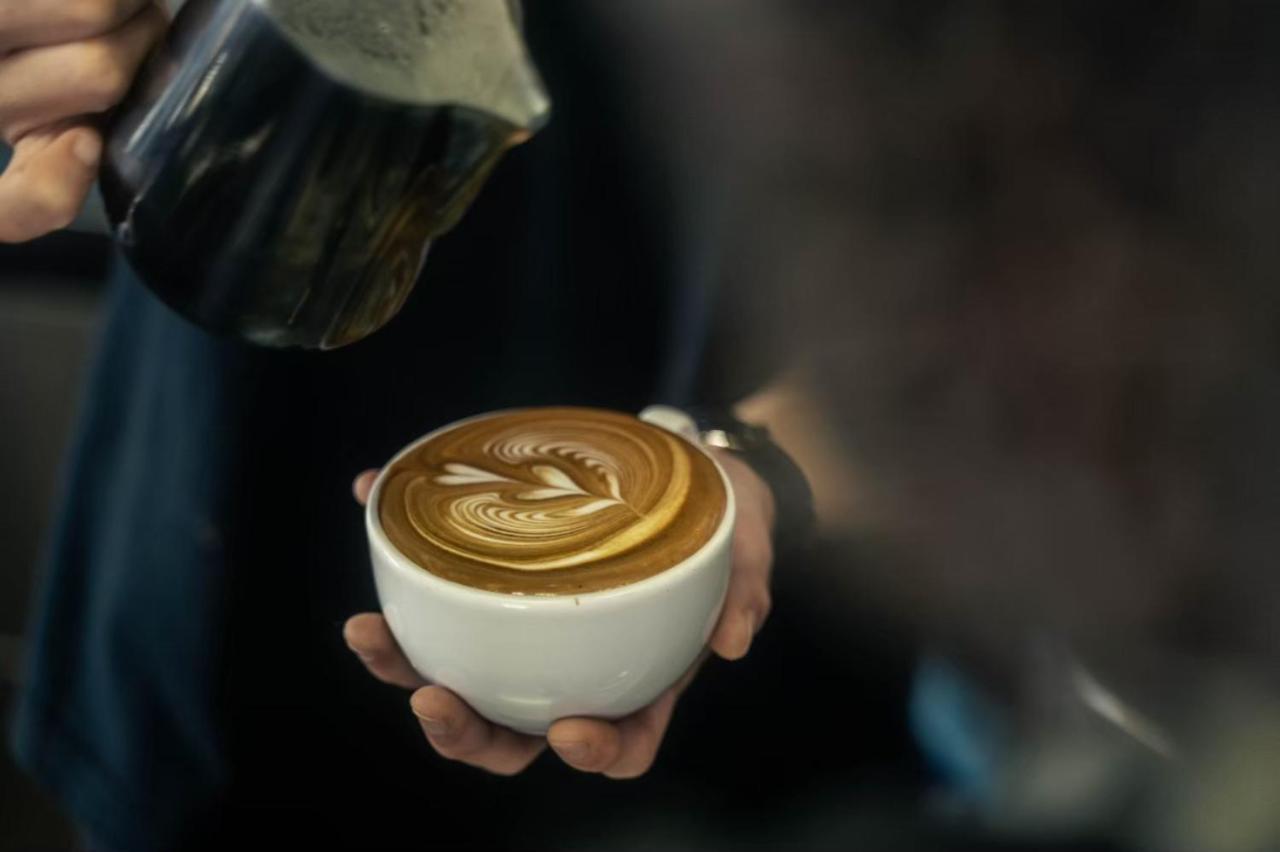 Aien Coffee & Hostel Chatan Eksteriør billede