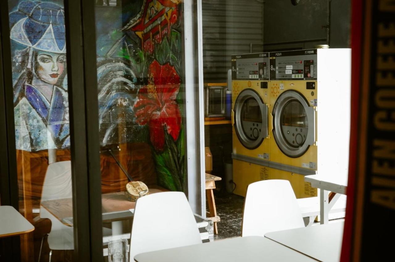 Aien Coffee & Hostel Chatan Eksteriør billede