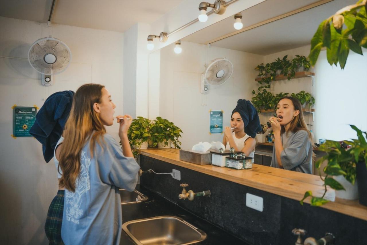 Aien Coffee & Hostel Chatan Eksteriør billede